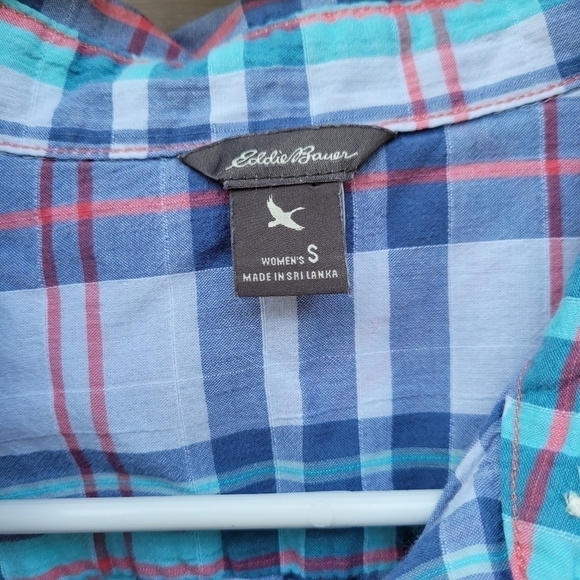 Eddie Bauer Women's Button Down Tee - Picture 3 of 4